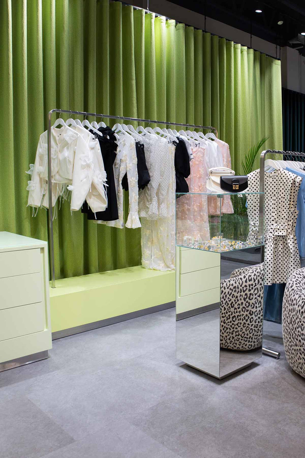 Bestillingsvare: Grace Green Paint 2,7L