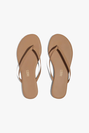 Lily Foundation Matte