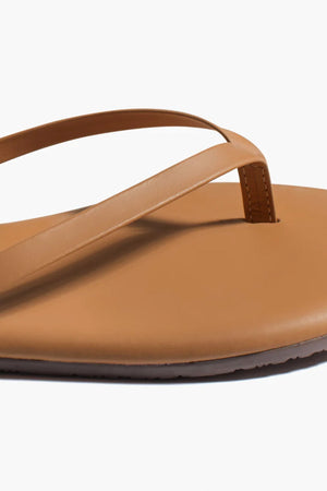 Lily Foundation Matte