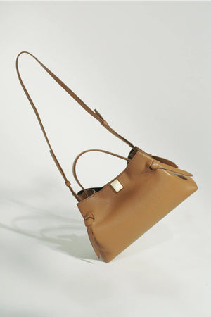 Gyoza Pebble Grain Leather