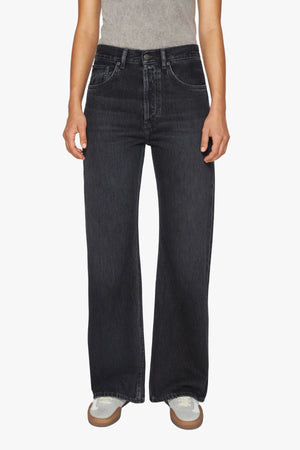 2021F Straight Jeans