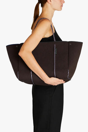 Escape tote in cacao / electric