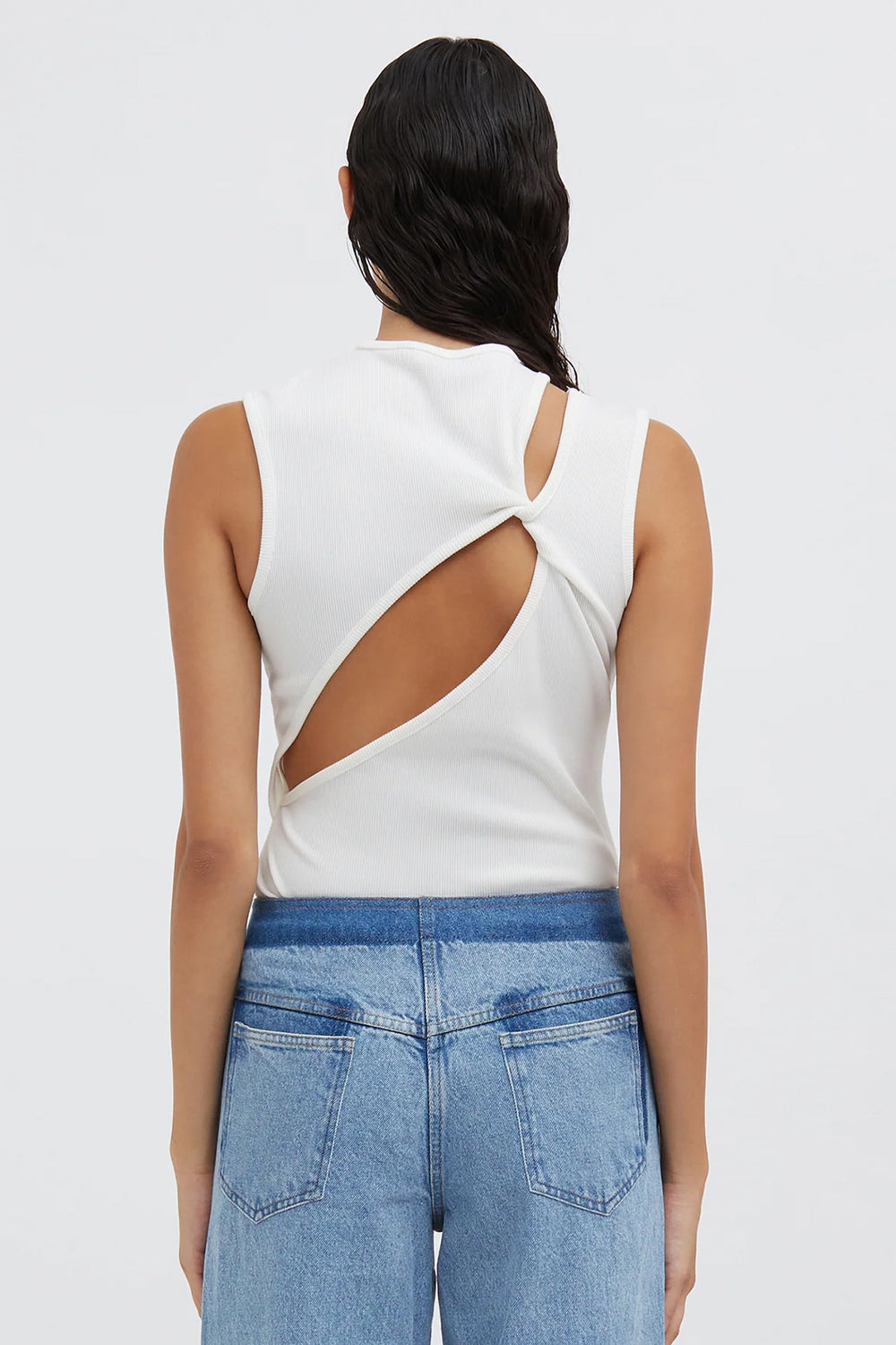 Oblix Twist Tank