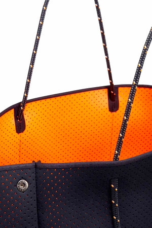 Escape Black Hot Coral