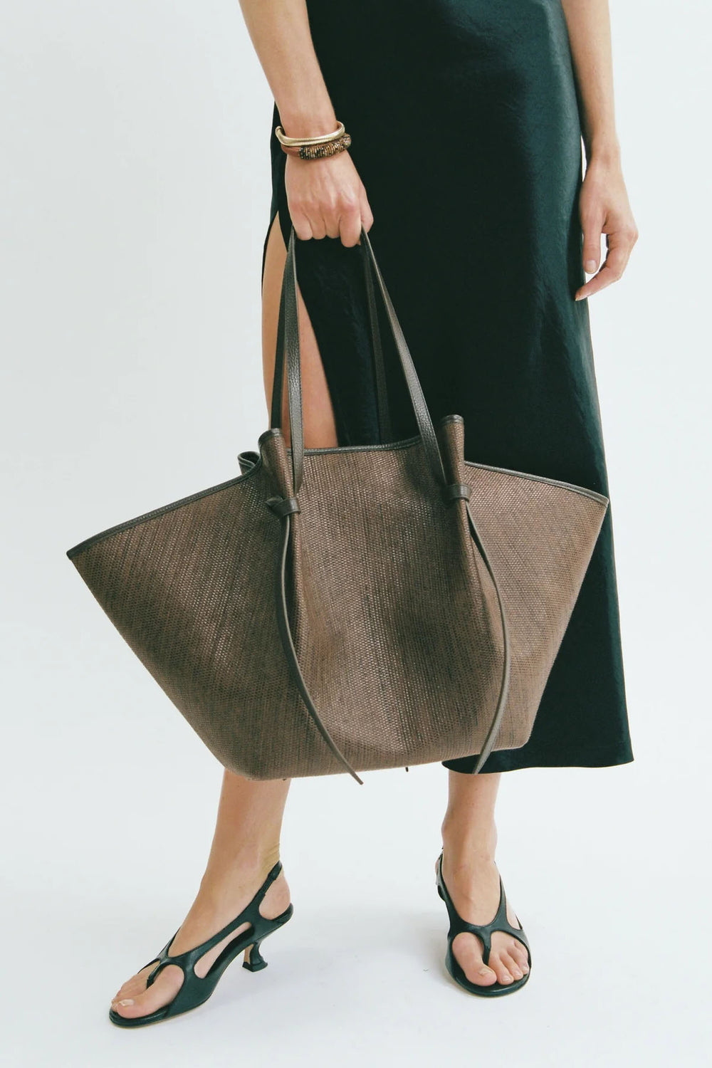 XL Mochi Woven Raffia