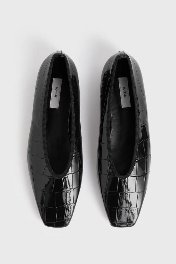 Minimalist Croco-Embossed Ballerinas
