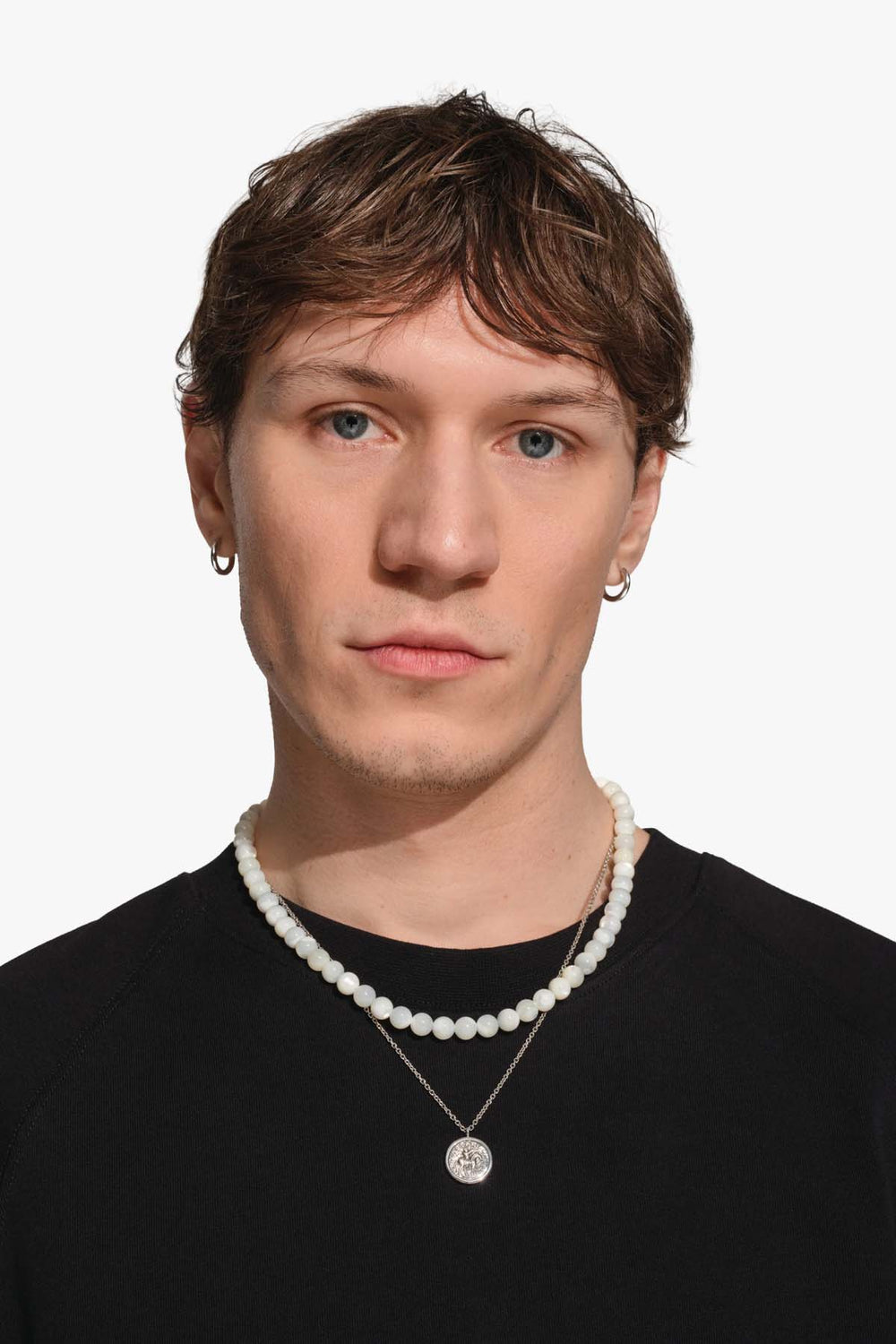 Cove necklace white MOP