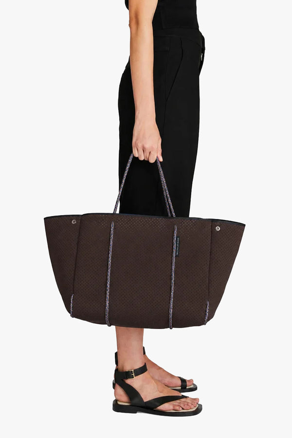 Escape tote in cacao / electric