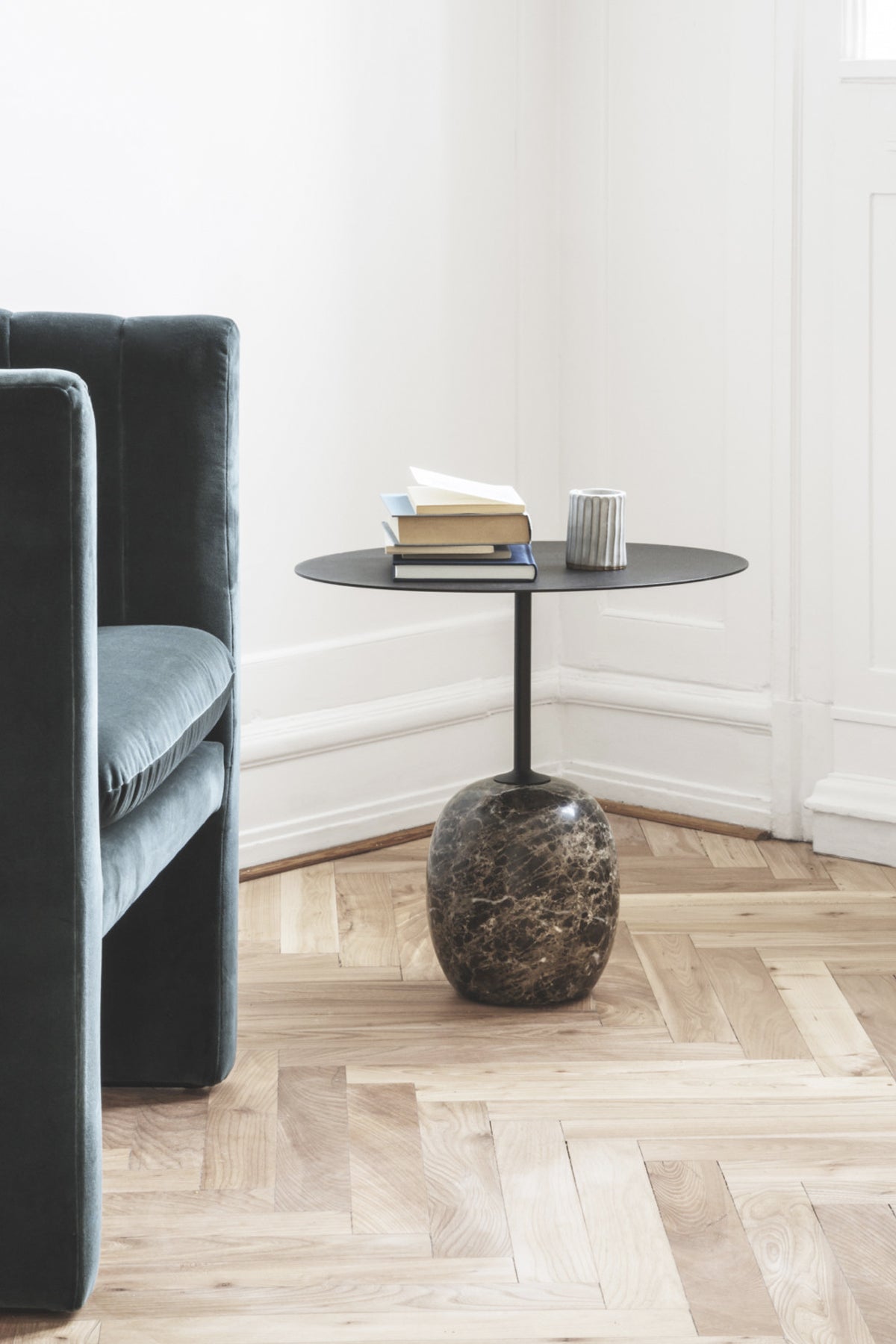 LN9 Lato Table Warm Black & Emperador Marble