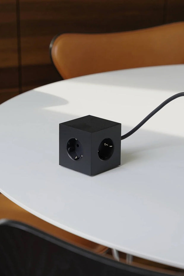 Square 1 Stockholm Black USB Magnet
